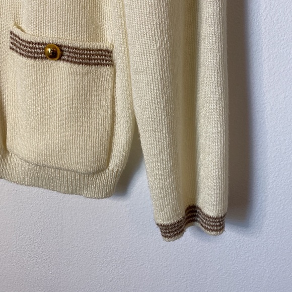 Vintage women’s gold button cardigan cream for pocket long sleeve or winter wear - Picture 3 of 4